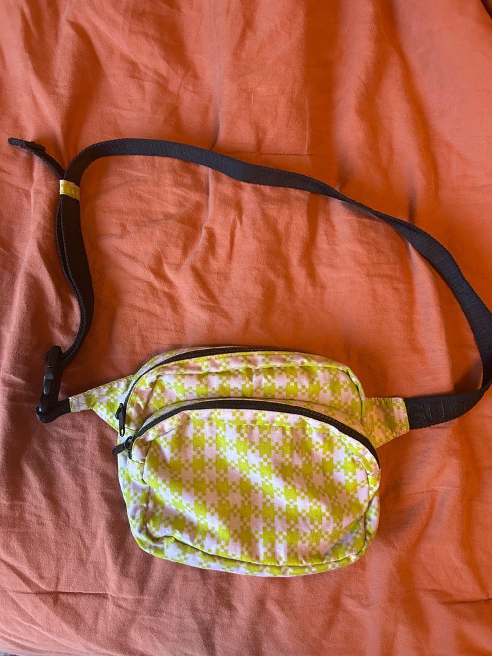 BAGGU Fanny pack in Pink pistachio pixel gingham.